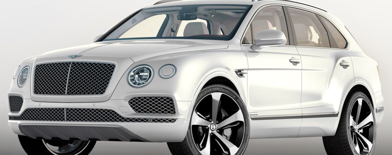 В Киеве внедорожник Bentley Bentayga попал в ДТП