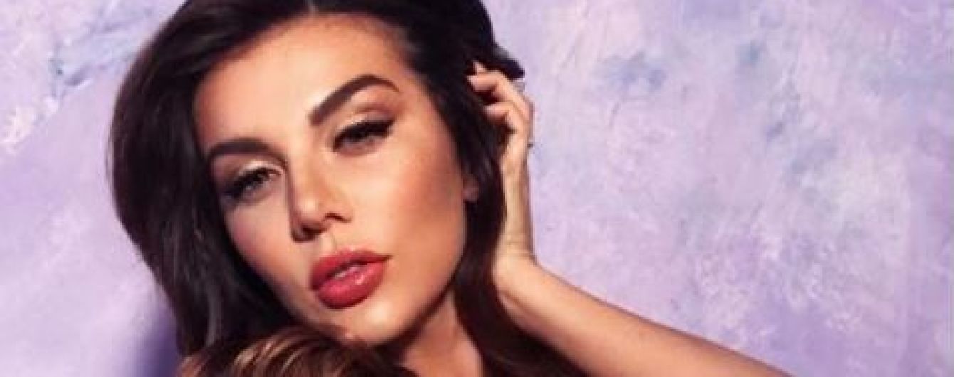Апетитна Сєдокова у спідньому показала свої "плюс 10 кг"