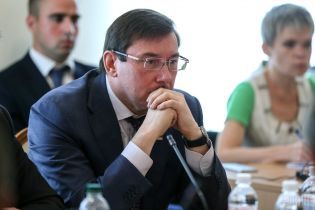"Я ці гроші відпрацьовую": Луценко за серпень отримає майже 100 тис. грн