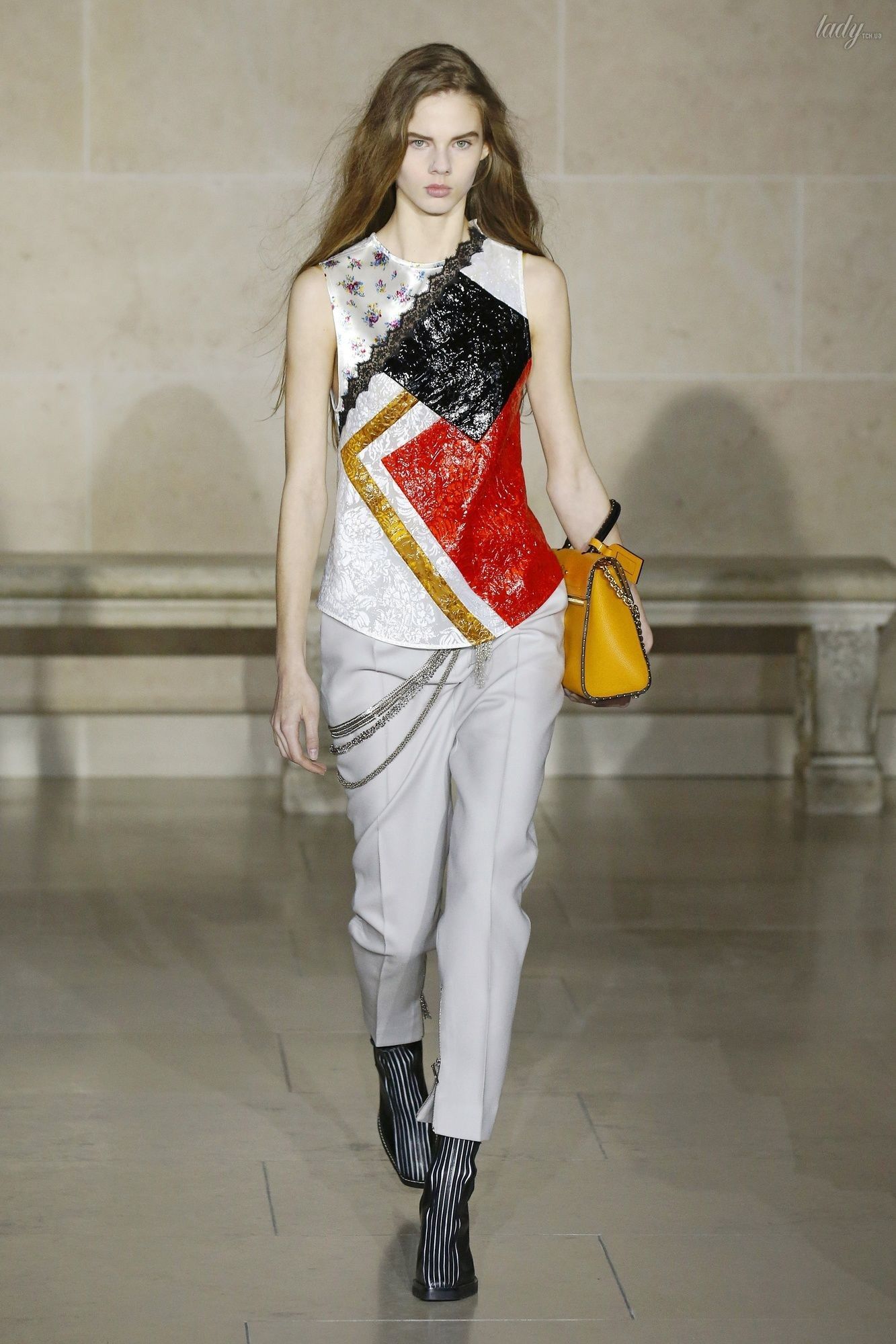 Коллекция Louis Vuitton прет-а-порте сезона осень-зима 2017-2018_35