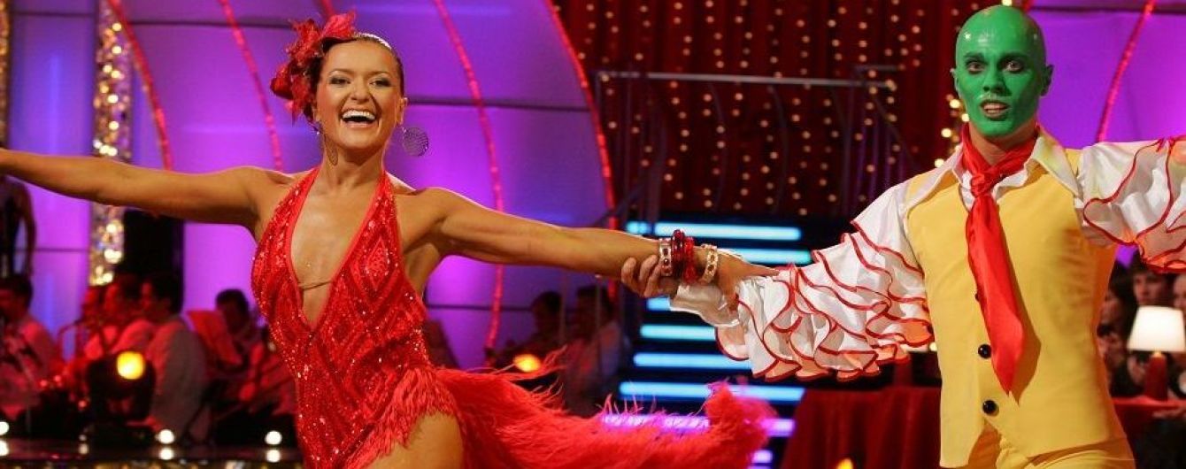 Влад Яма передал #танціззіркамиchallenge Дмитрию Комарову