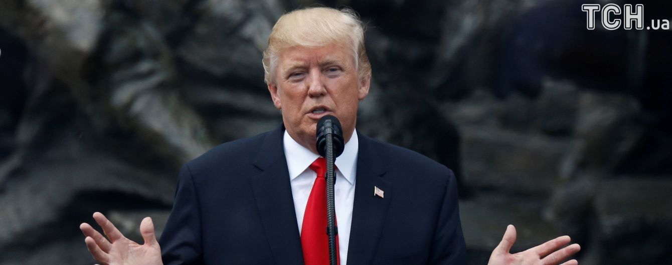 После очередного витка скандала с РФ, рейтинг одобрения Трампа достиг 70-летнего минимума - The Guardian