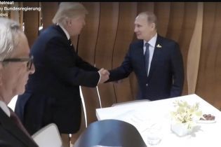 Трамп та Путін уперше потиснули один одному руки у кулуарах G20