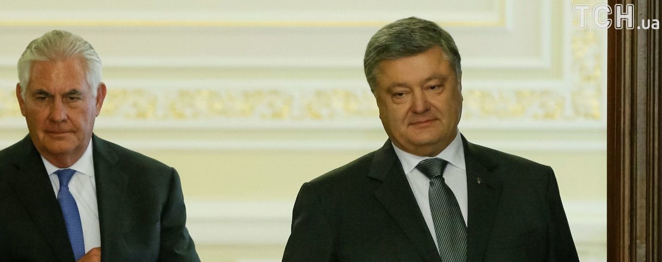 Порошенко і Тіллерсон обговорили подальші кроки для розгортання миротворців на Донбасі