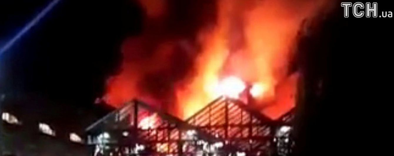 Пожар в Лондоне и визит генсека НАТО. Пять новостей, которые вы могли проспать
