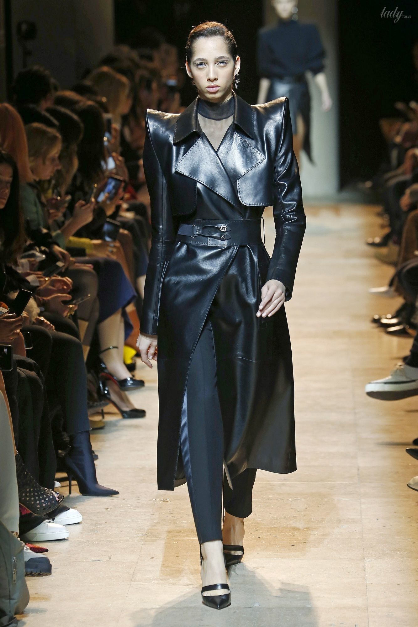 Коллекция Mugler прет-а-порте сезона осень-зима 2017-2018_3