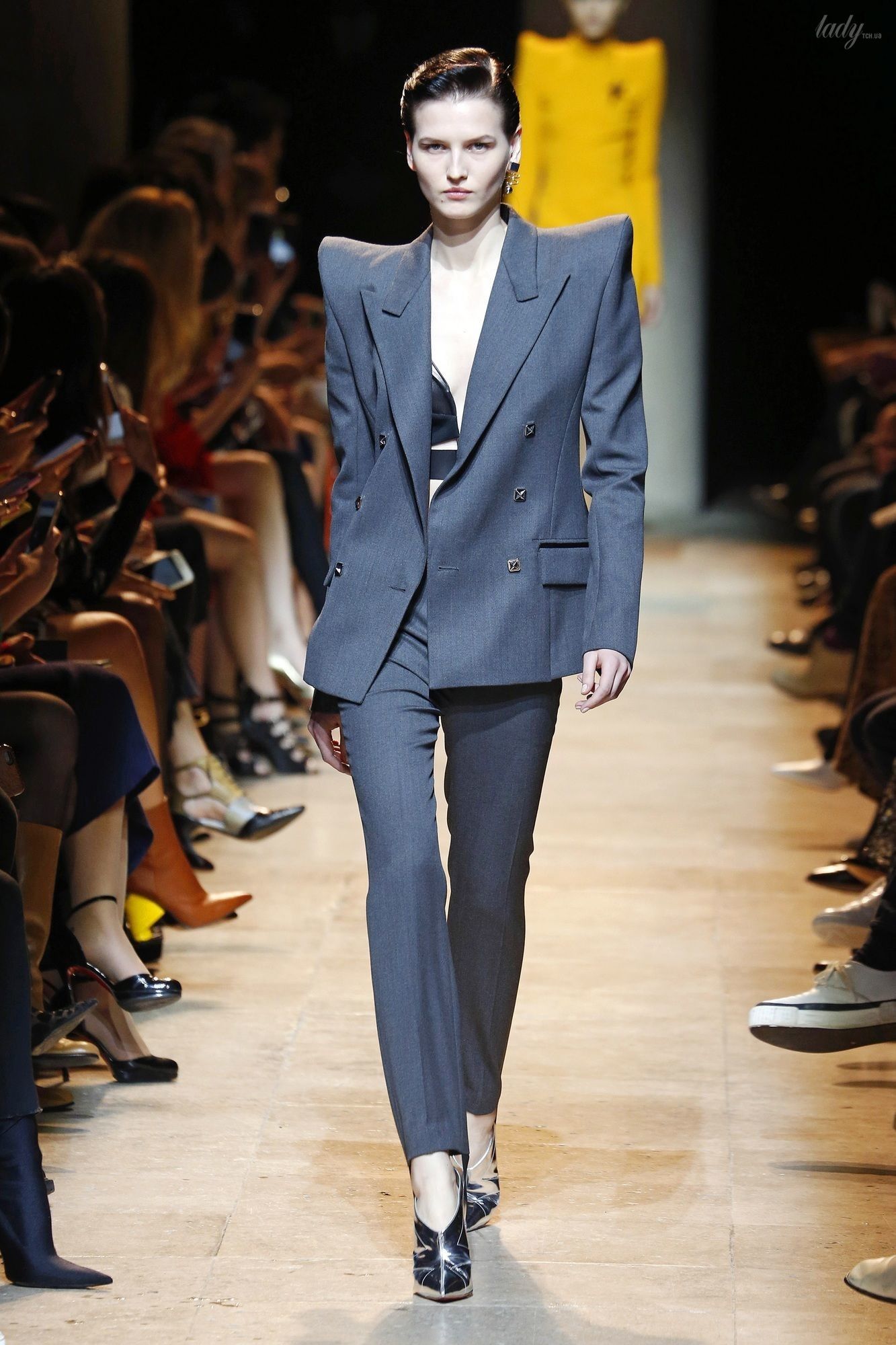 Коллекция Mugler прет-а-порте сезона осень-зима 2017-2018_18