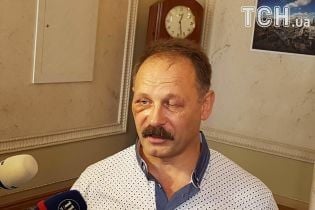Нардеп Барна порівняв із шакалами мітингувальників, які його побили