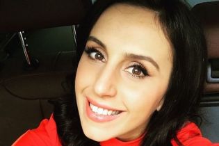 В забавной футболке и с новой прической: Джамала похвасталась новым образом