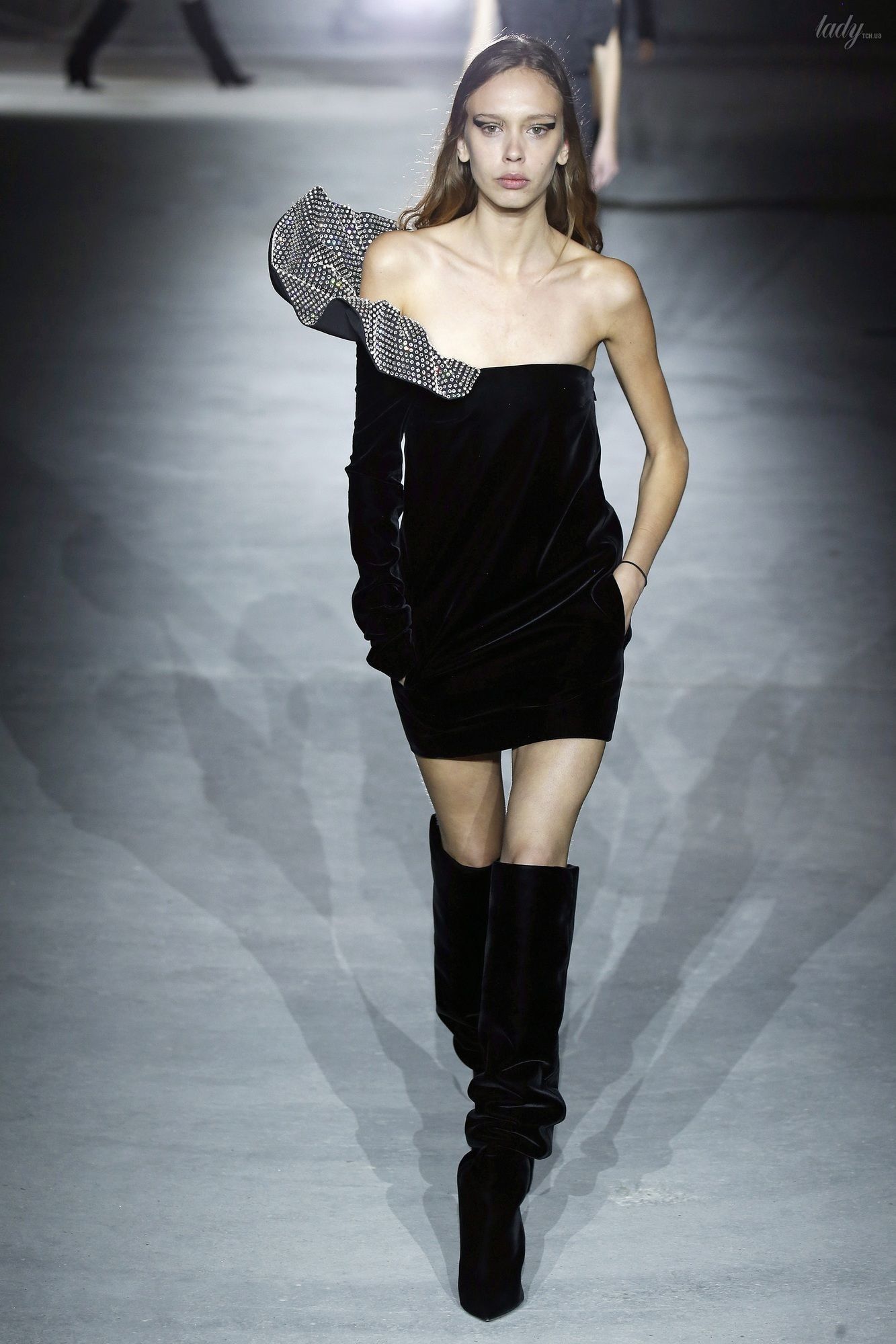 Коллекция Saint Laurent прет-а-порте сезона осень-зима 2017-2018_79