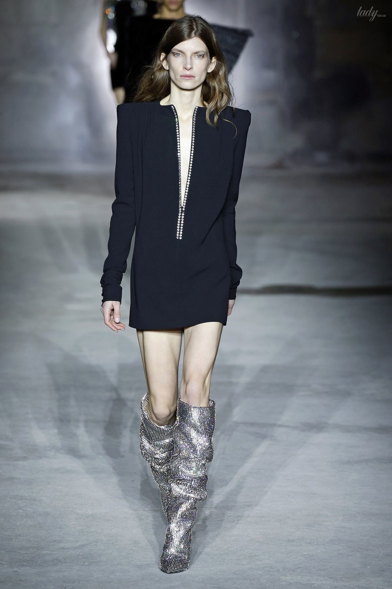 Коллекция Saint Laurent прет-а-порте сезона осень-зима 2017-2018_96