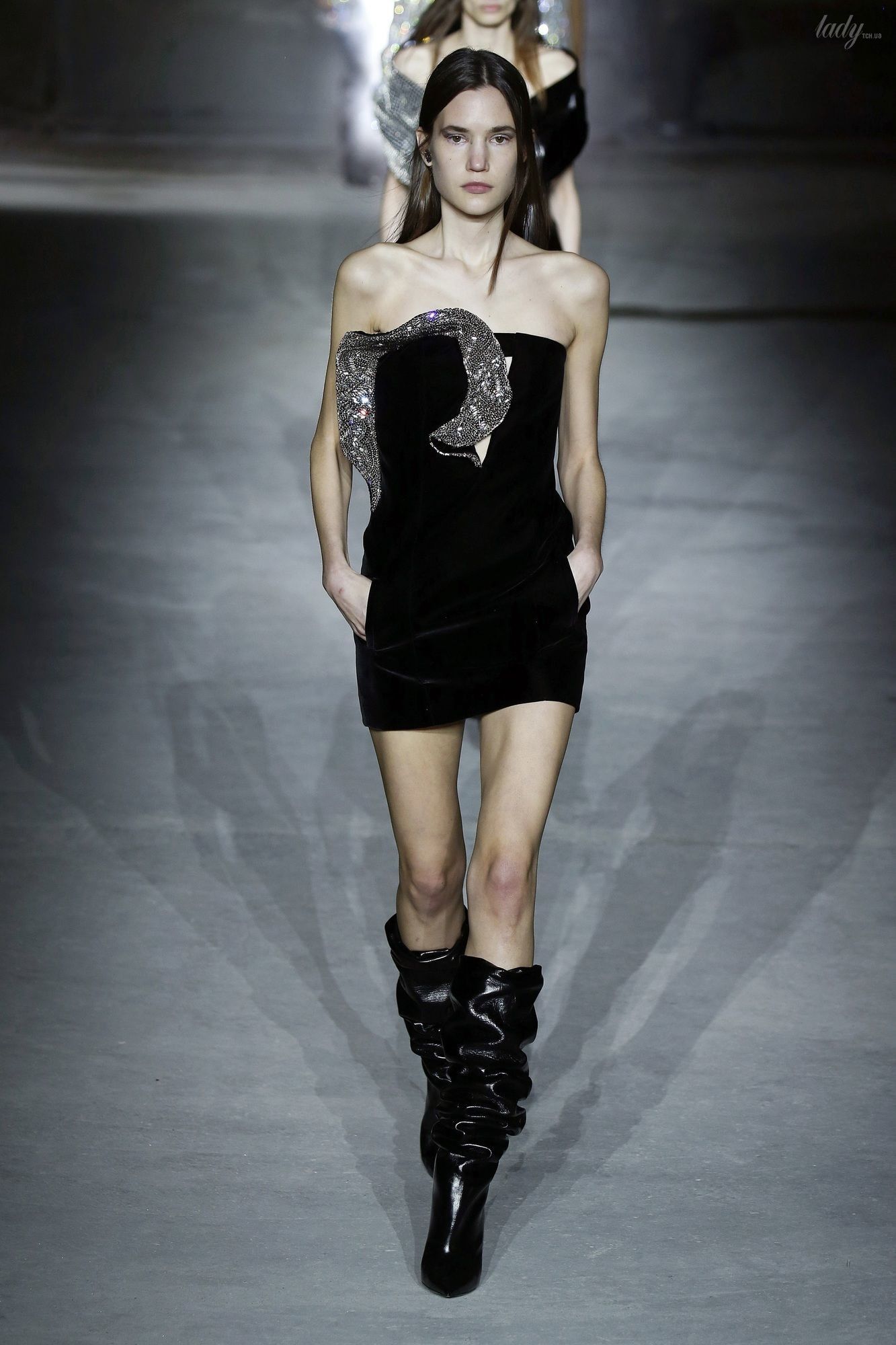 Коллекция Saint Laurent прет-а-порте сезона осень-зима 2017-2018_98