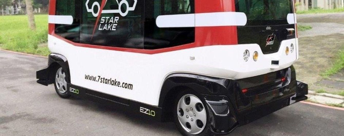 В Тайване беспилотный автобус EZ10 отправился в путь с пробным проездом