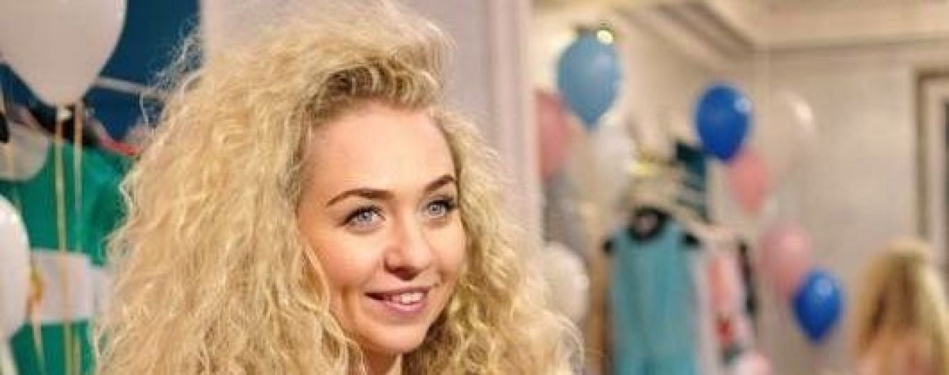 Сюрприз от дизайнера: украинские звезды будут дарить платья в центре Киева