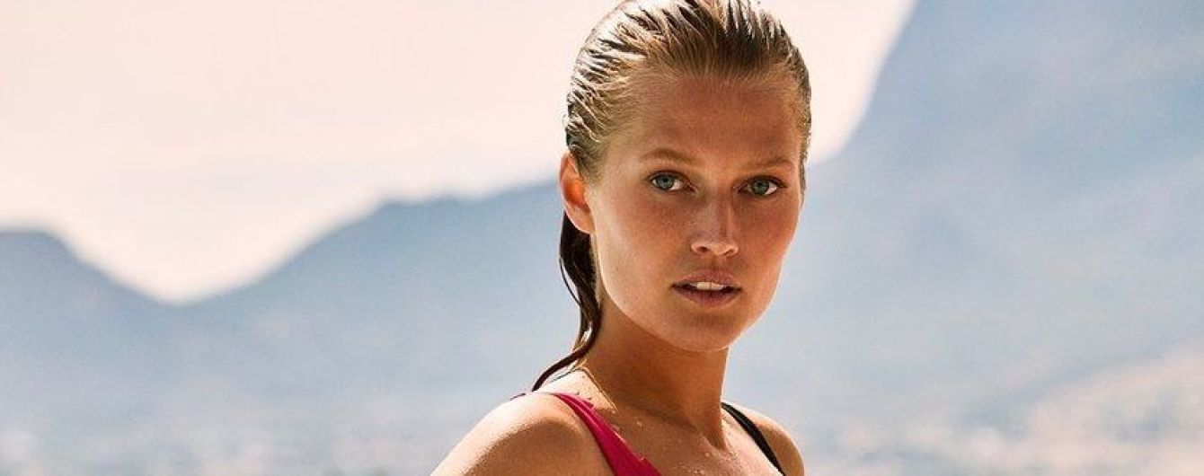 В купальниках и без: красотка Тони Гаррн в новой фотосессии для Vogue