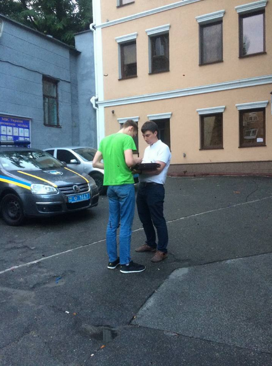Олесь Черняк з адвокатом