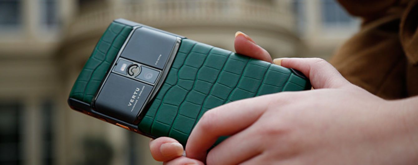 Драгоценности не спасли: производитель люксовых телефонов Vertu обанкротился