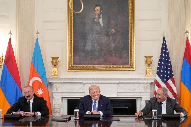 Глава Азербайджану Ільхам Алієв, президент США Дональд Трамп, прем’єр Вірменії Нікол Пашинян / © Associated Press