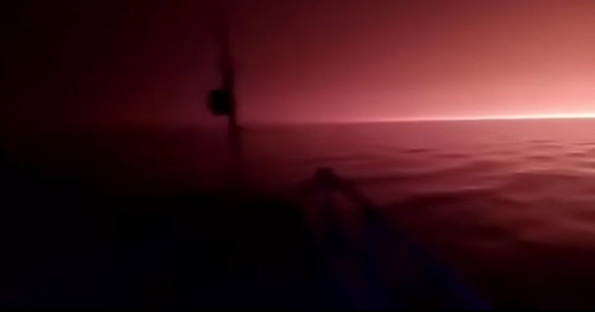 Из-за незатухающих лесных пожаров над Байкалом даже днем - адская ночь