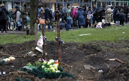 В Мариуполе супермаркет превратили в массовое хранилище тел убитых оккупантами жителей