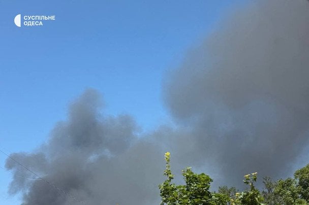 Дим в Одесі після вибухів. Фото: «Суспільне».