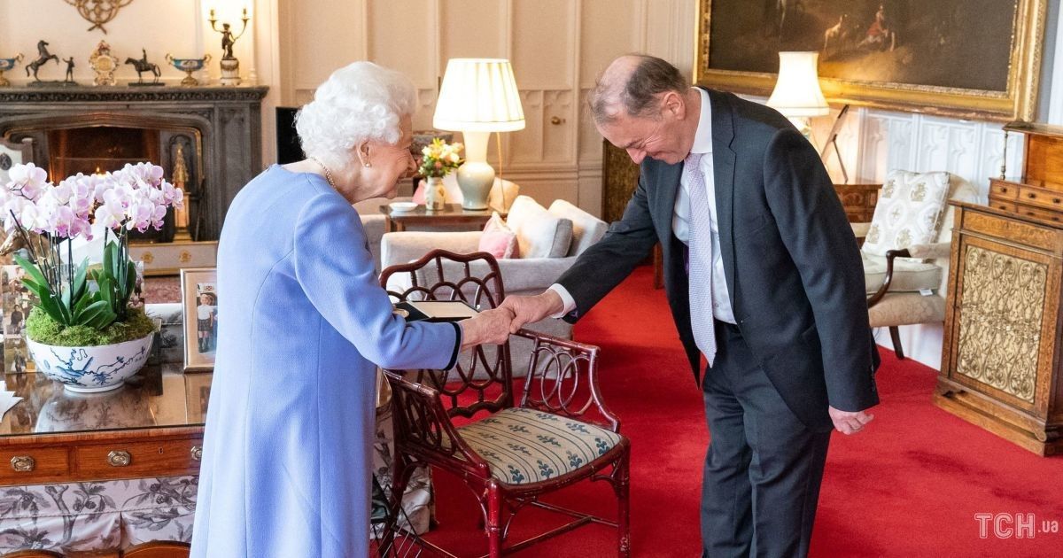 Королева Елизавета II