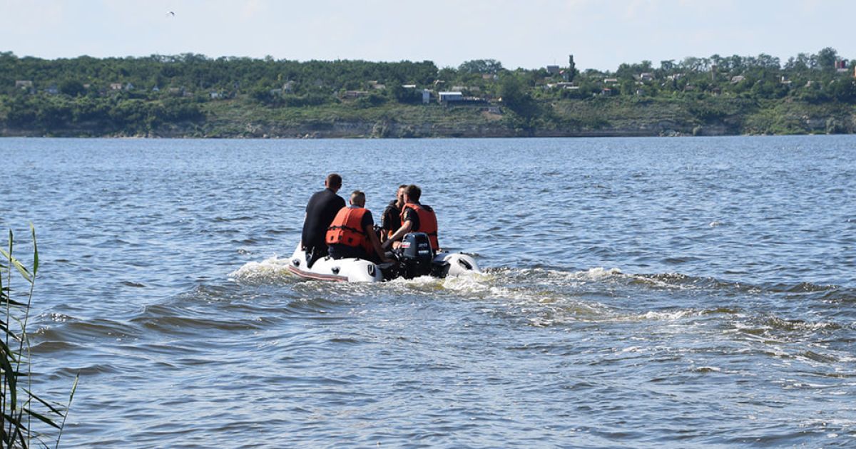 Шукали на моторних човнах: у Миколаєві потонув чоловік