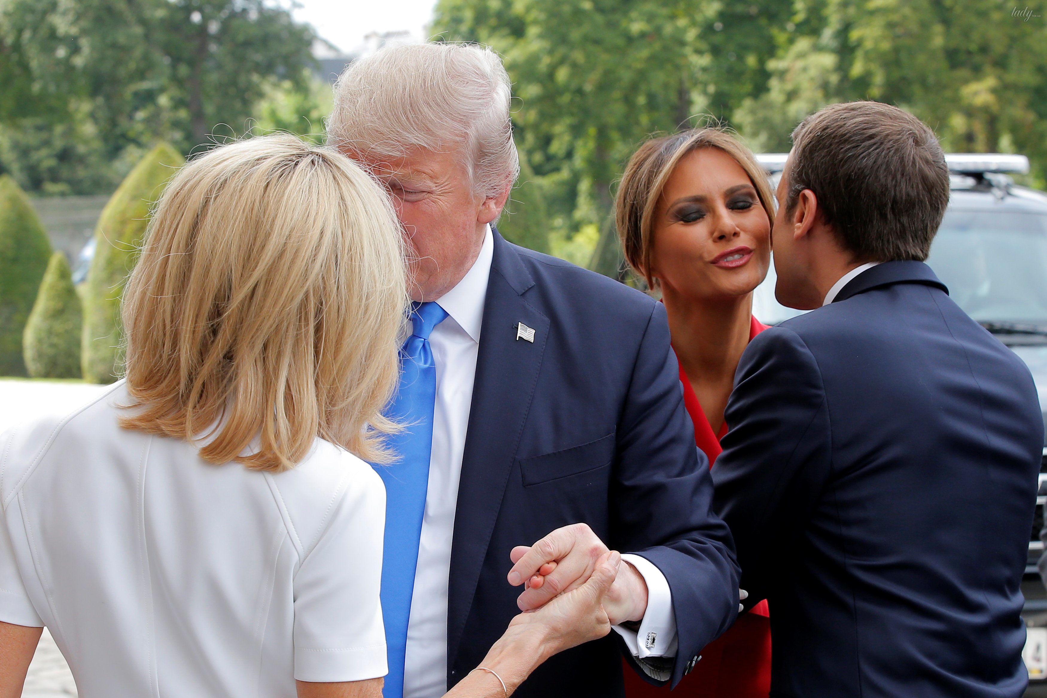 Мелания Трамп и Брижит Макрон_3