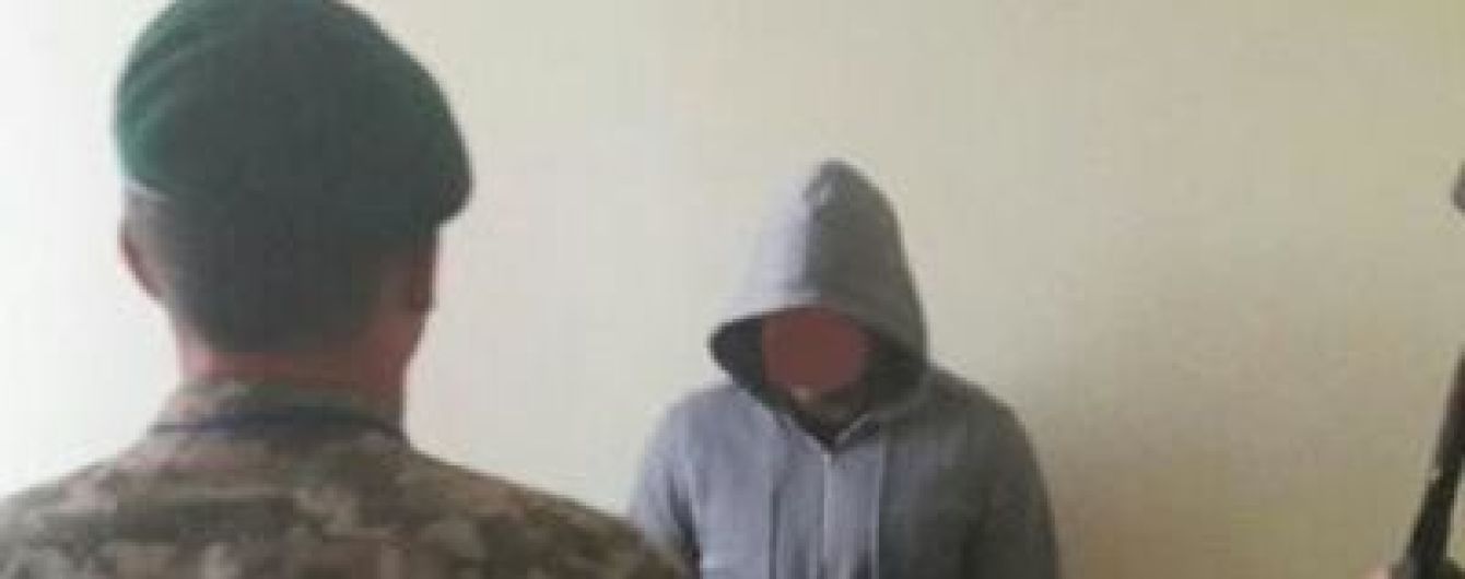 В аэропорту "Херсон" задержали россиянина, которого Интерпол разыскивал за убийство