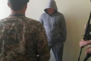 В аэропорту "Херсон" задержали россиянина, которого Интерпол разыскивал за убийство