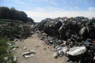 На Київщині виявили 40 тонн львівського сміття