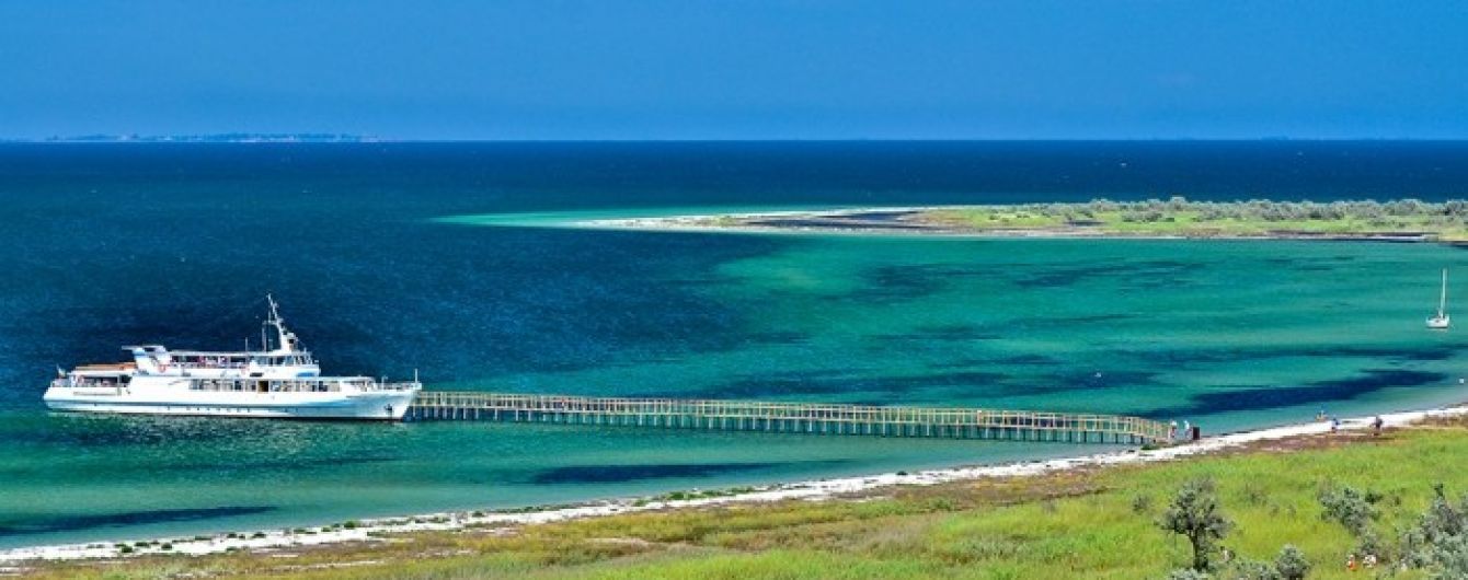 На безлюдному острові біля Скадовська застрягли близько 200 відпочивальників – очевидець