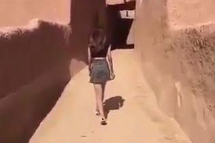 В Саудовской Аравии вызвало резонанс видео с девушкой в мини-юбке и топике