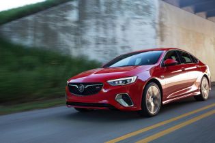 Buick официально представил новый "заряженный" седан Regal GS