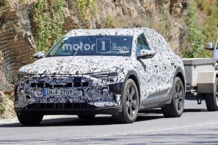 Audi вывела на тесты электрический кроссовер