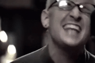 Стало відомо, що поліція знайшла в будинку фронтмена Linkin Park, який вчинив самогубство