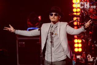 Вокалист Linkin Park Беннингтон совершил суицид в день рождения покойного друга Корнелла