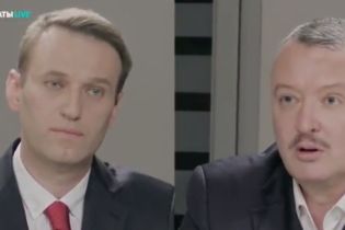 "Отвечать не буду, потому что офицер": как соцсети отреагировали на дебаты Навального с Гиркиным