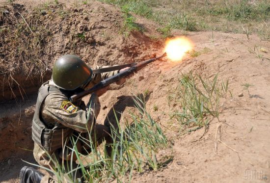 Украинские военные открывали огонь в ответ на каждый второй обстрел боевиков. Как прошли сутки в зоне АТО