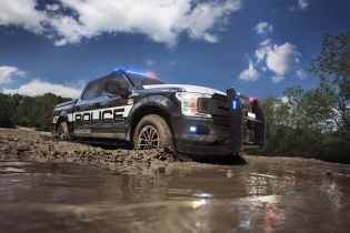 Ford построил полицейский пикап F-150 для длительных погонь