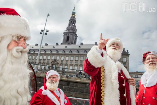 Санта-Клауси зі всього світу з'їхалися до Данії на ювілейний казковий конгрес