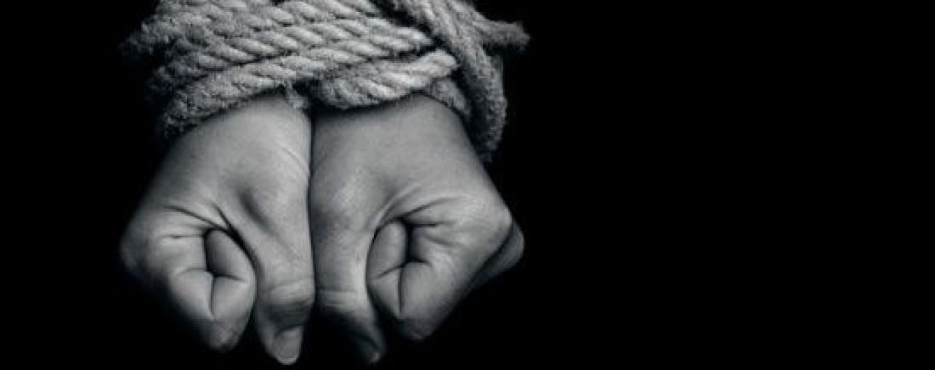 На Луганщині викрили схему відправки дівчат у сексуальне рабство до Росії