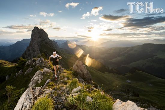 Reuters опублікувало дивовижні фото змагання з бігу в італійських Альпах