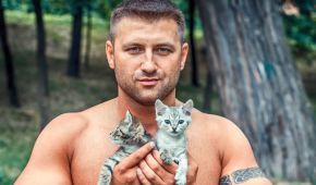 Напівоголені красені знялися у волонтерському фотопроекті з кошенятами й цуценятами