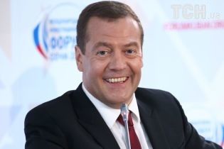 Медведев подписал новые правила пользования кадилом