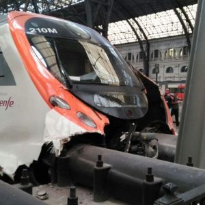Внаслідок аварії поїзда у Барселоні постраждали півсотні людей