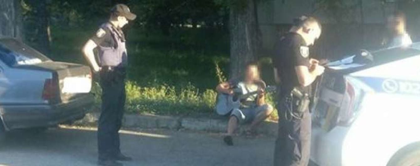 У Сумах водій напідпитку грав поліцейським на гітарі