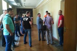 СБУ пришла с обысками в мэрию Запорожья по подозрению в "сливе" данных боевикам