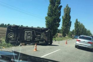 На Херсонщині сталася ДТП за участю військової техніки, є постраждалі