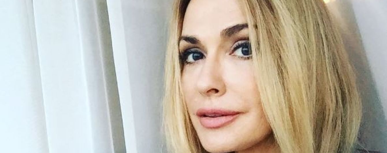 Ольга Сумская сменила прическу и похвасталась рыжими кудряшками